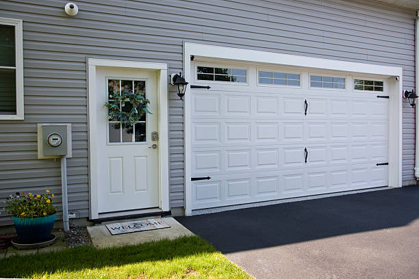 24/7 Emergency Garage Door Panel Replacement experts in Duchesne, UT